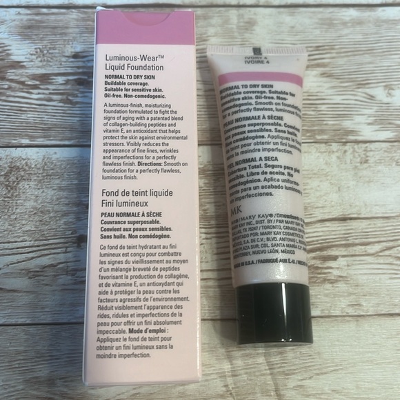 NEW MK Ivory 4 LUMINOUS-WEAR Timewise Luminous Wear Liquid Foundation New in box - Picture 3 of 7